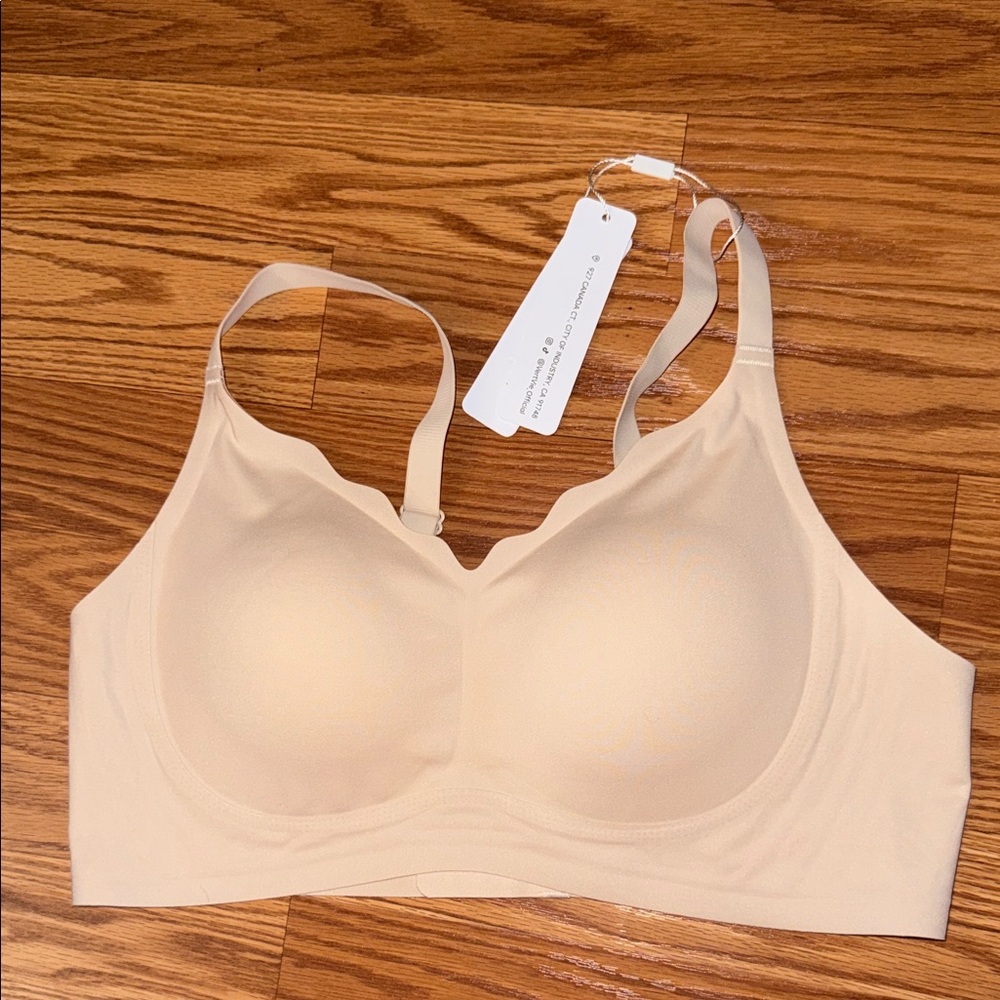 Seamless Cream Bra with Scalloped Edges